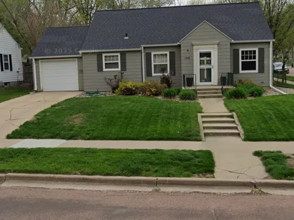 1928 S 4th Ave, Sioux Falls, SD 57105