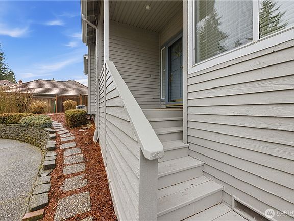4th image of 2000 Village Green Drive #16