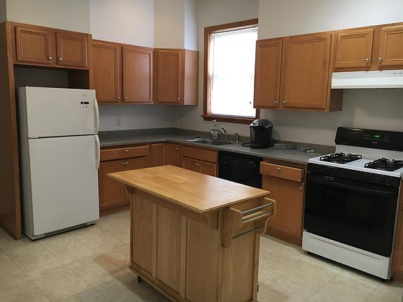 4th image of 47 Lawrence Ave Floor 1