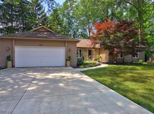 208 Westwind Dr, Avon Lake, OH 44012