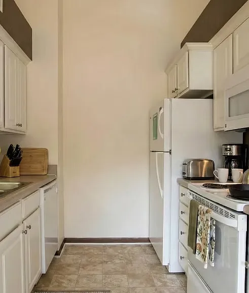 324 Spartan Ave — Photo 4