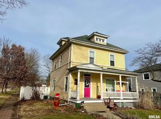 101 E Rutledge Ave, Petersburg, IL 62675