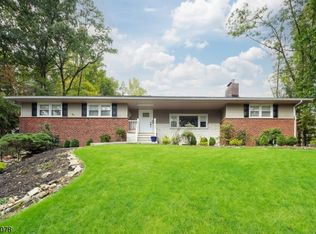 37 Dogwood Rd, Morris Plains, NJ 07950