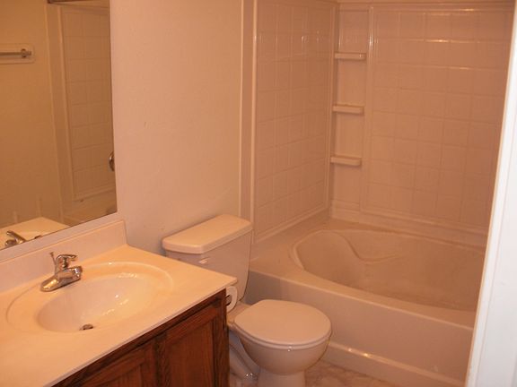 5th image of 2704 Naples St