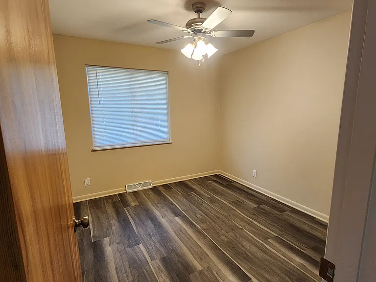 3249 N Eastmoreland Dr — Photo 12