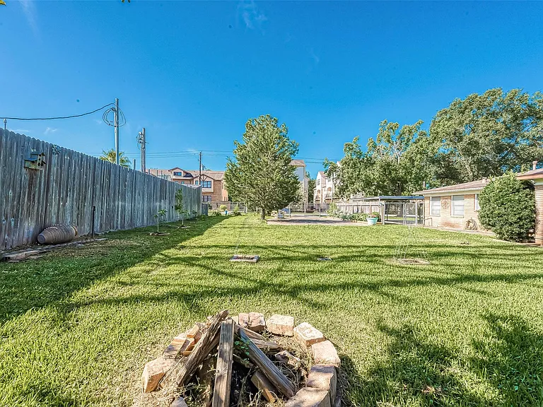 3426 Bradford St — Photo 41