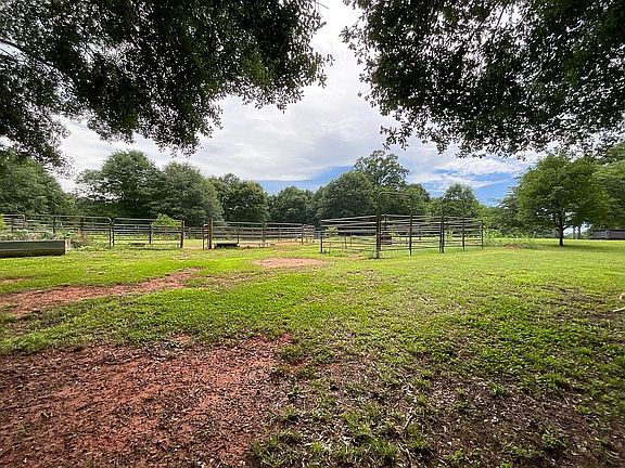 3rd image of 2459 Bear Creek Rd