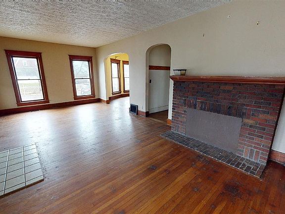2nd image of 2358 N Grand Ave