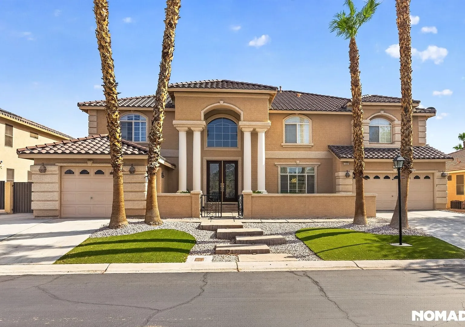 Stunning 5BR House in Las Vegas — Photo 1