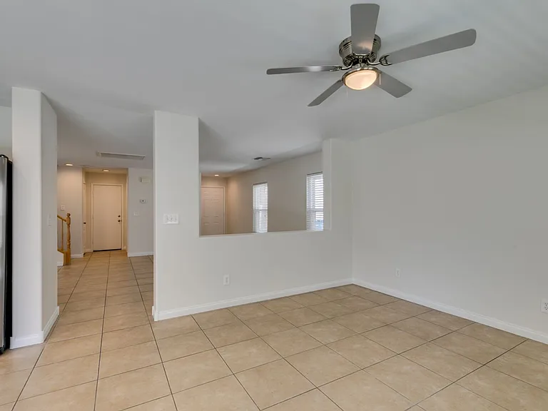 8660 Painted Horseshoe St — Photo 14