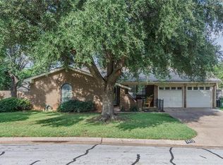 1612 Cindy Ct, Arlington, TX 76012