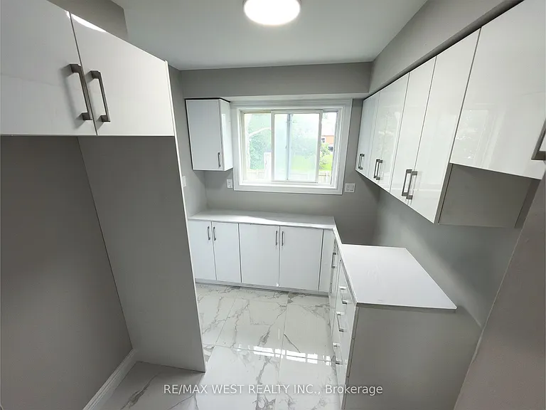 19 Brenda Ct #3 — Photo 23