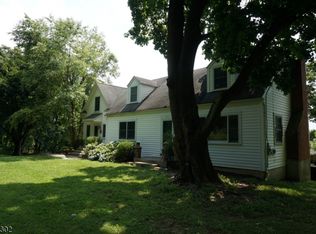 216 Richline Hill Rd, Stewartsville, NJ 08886