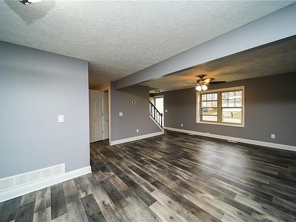 2nd image of 475 Trailwood Dr