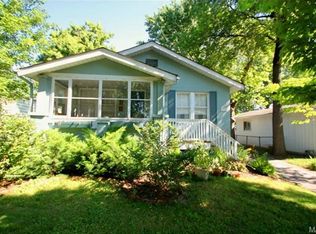 9025 Old Bonhomme Rd, Saint Louis, MO 63132