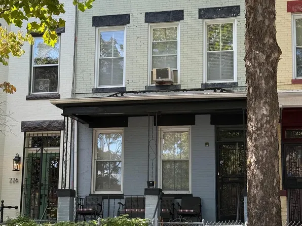 228 11th St NE, Washington, DC 20002