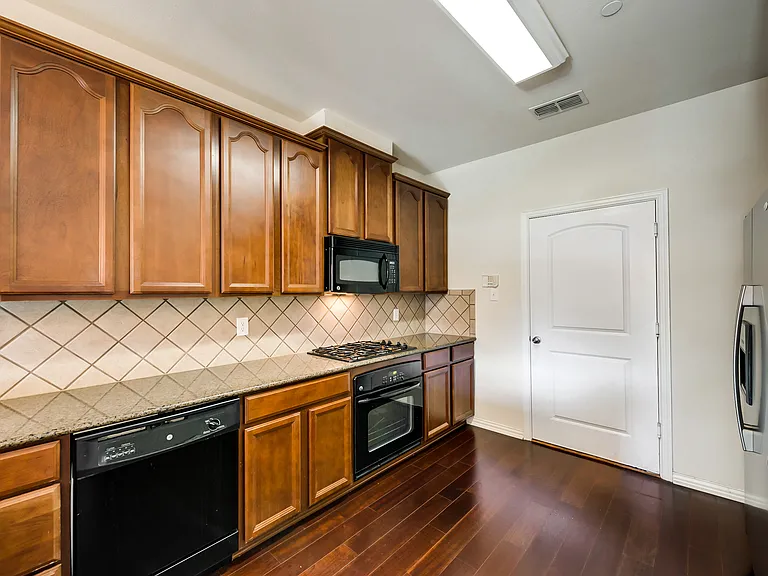7941 Hannah St — Photo 8