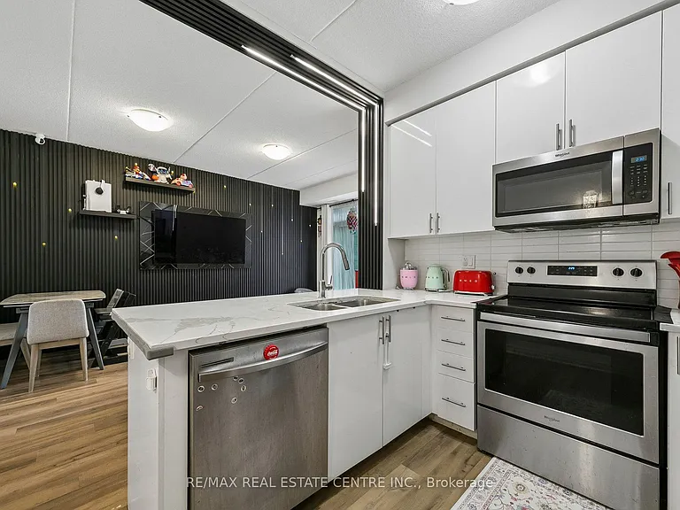 610 Farmstead Dr #102 — Photo 11