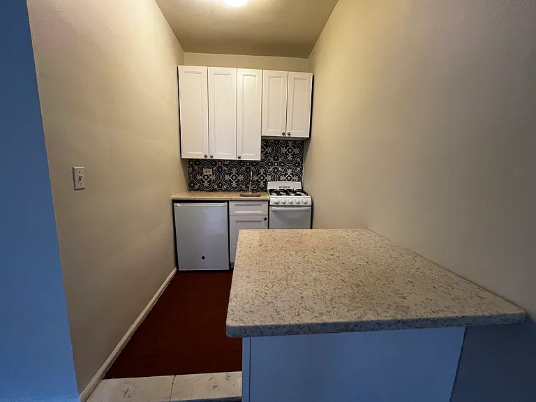 153 E 43rd St #5B — Photo 4