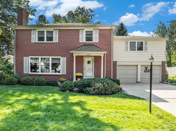 2222 Wilshire Dr SE, East Grand Rapids, MI 49506