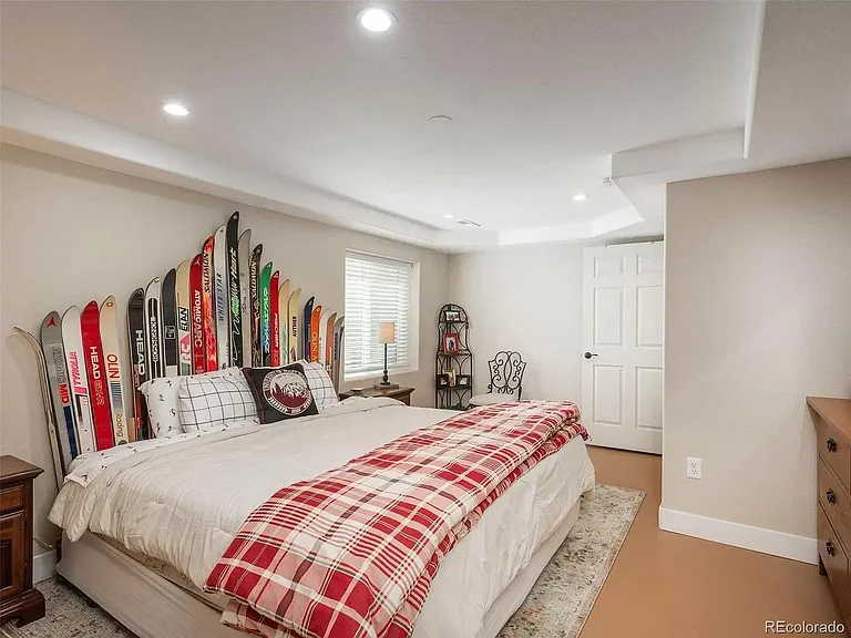 7585 S Cove Cir — Photo 16