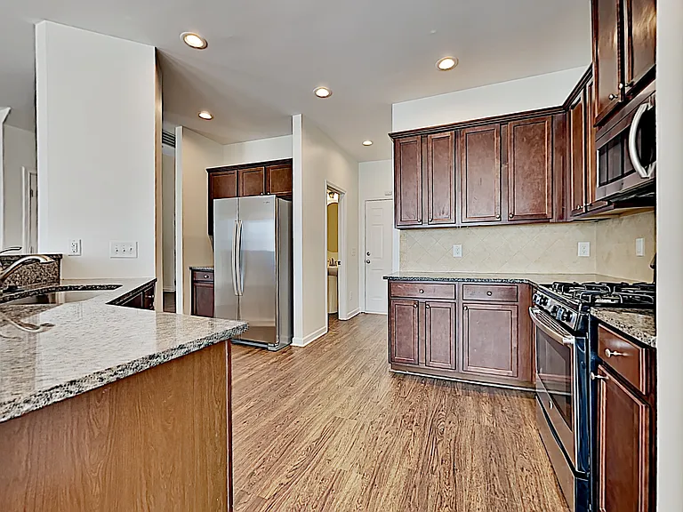 468 Whispering Breeze Ln — Photo 5