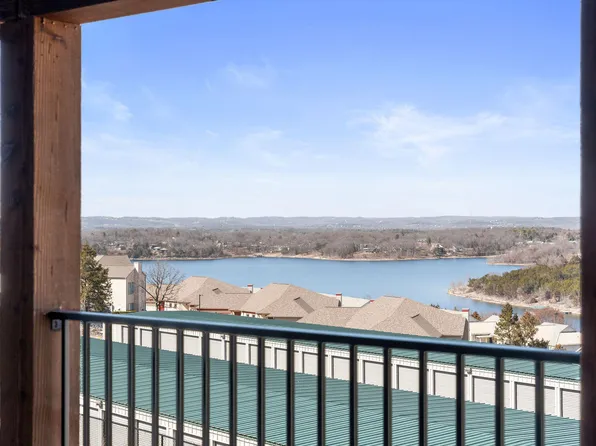 240 Poolside Pass #5, Hollister, MO 65672