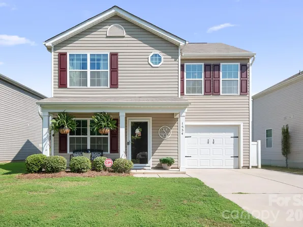 1554 Lilly Springs Pl, Dallas, NC 28034