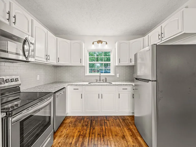 1028 Womack Ave — Photo 6