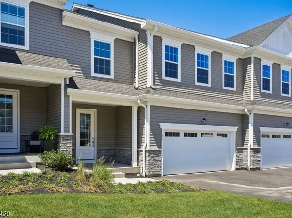 52 Eastwood Ter, East Hanover, NJ 07936