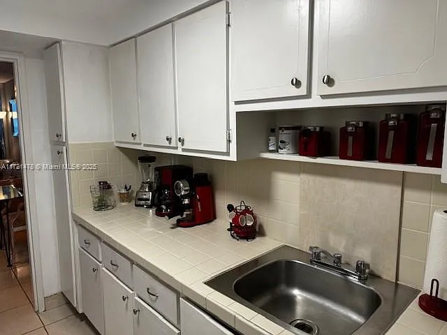 5401 Collins Ave #430 — Photo 29