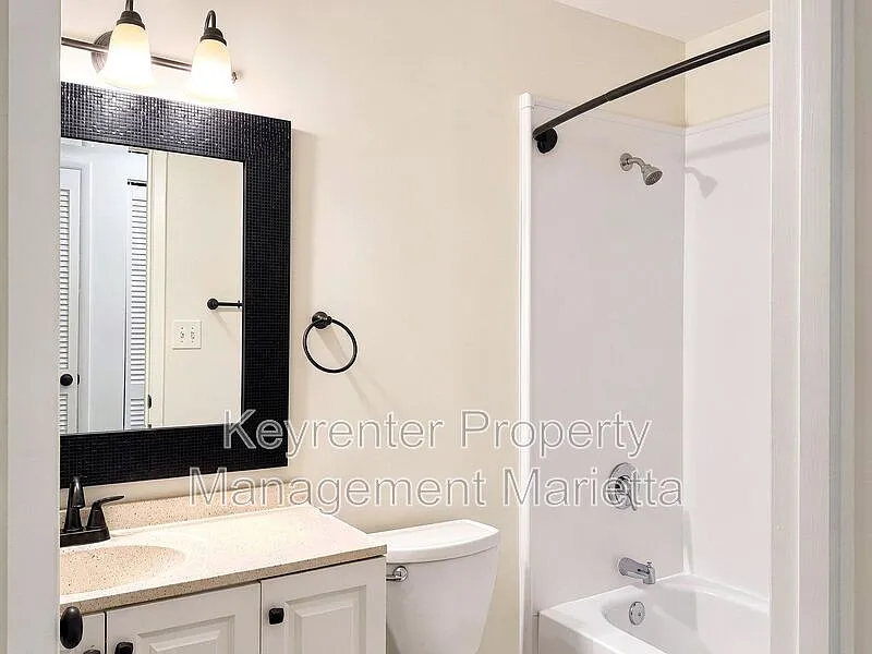 2 bed, 2.0 bath, 1300 sqft, $1,850 — Photo 3