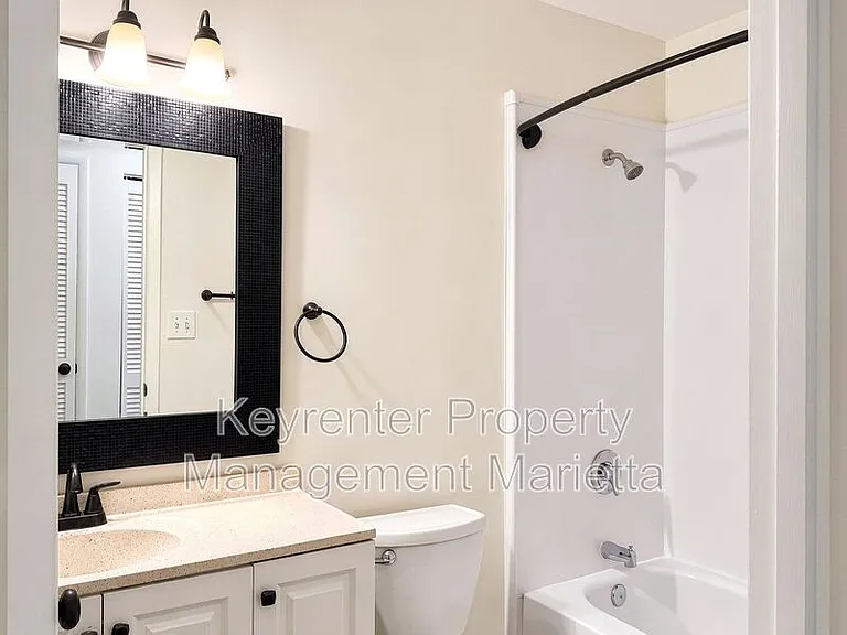 2190 Palmyra Dr — Photo 3