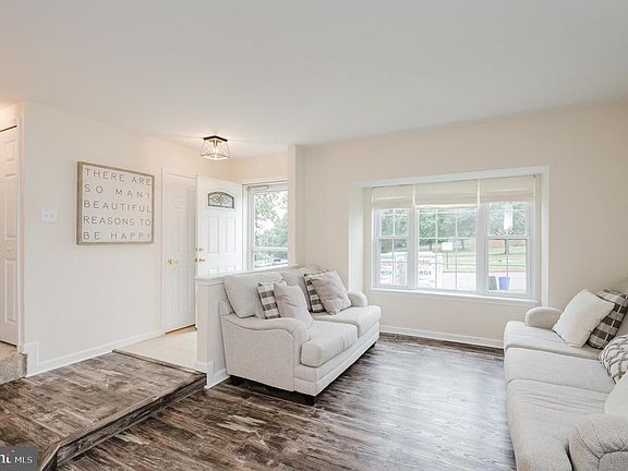 2nd image of 3221 Arbor Hill Ct