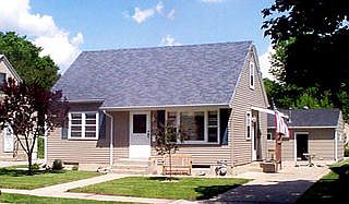 1st image of 919 N Tyler Ave