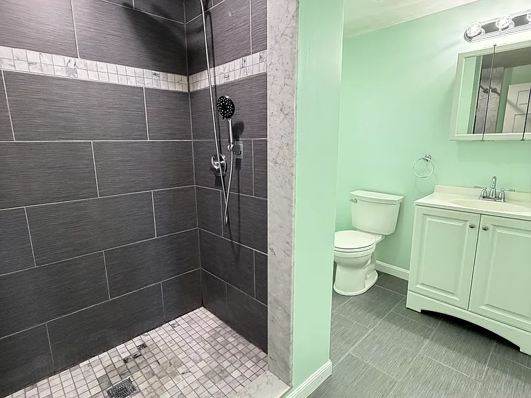 98 Roberts St #1 — Photo 4