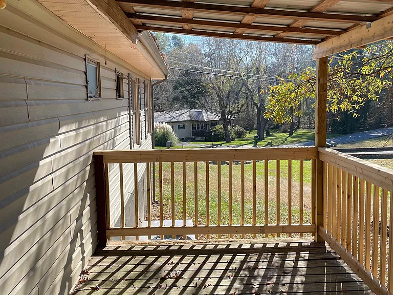 60 Circle Dr — Photo 24
