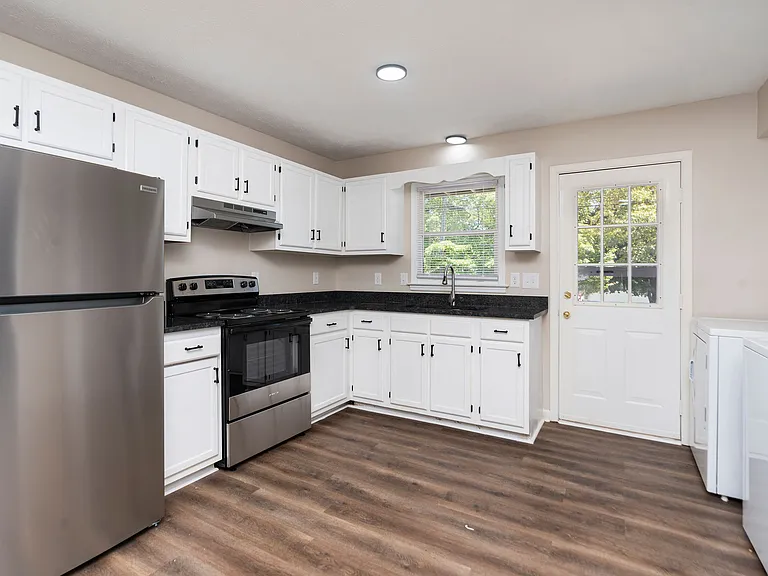 450 Cedar Ave #6 — Photo 11