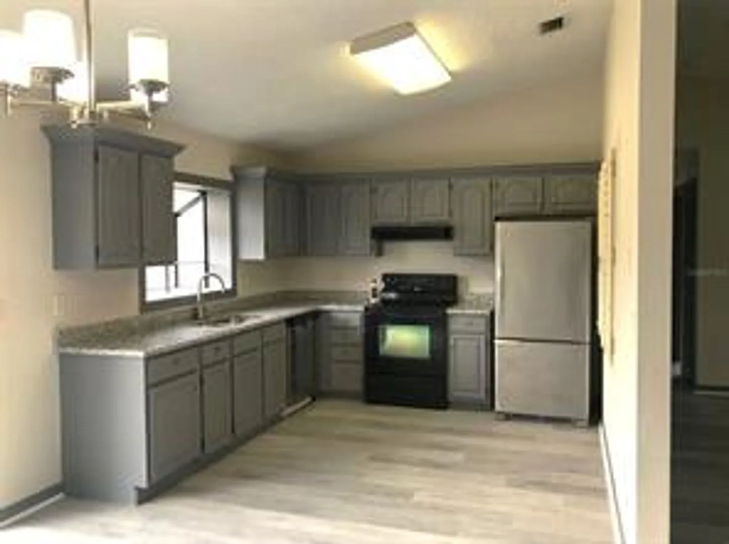 3 Bedroom / 2 Bath Deltona Home Available Now! — Photo 4