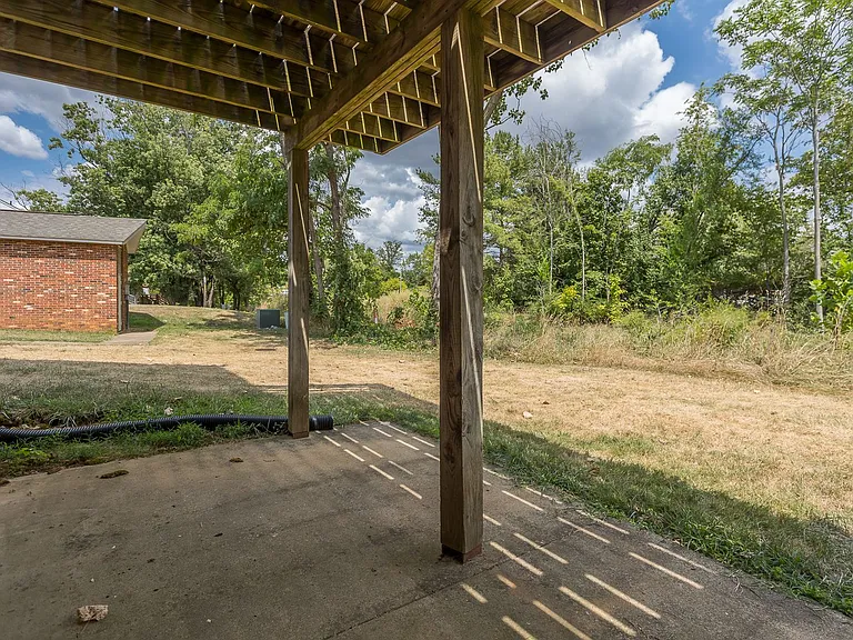 1124 Mountain View Dr — Photo 29