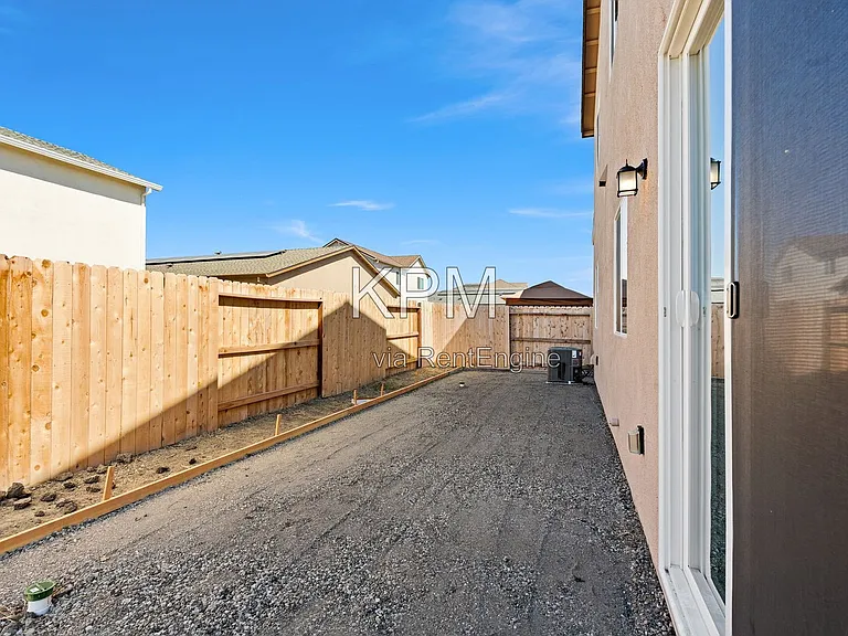 10925 Admiral Cove Way #1 — Photo 36