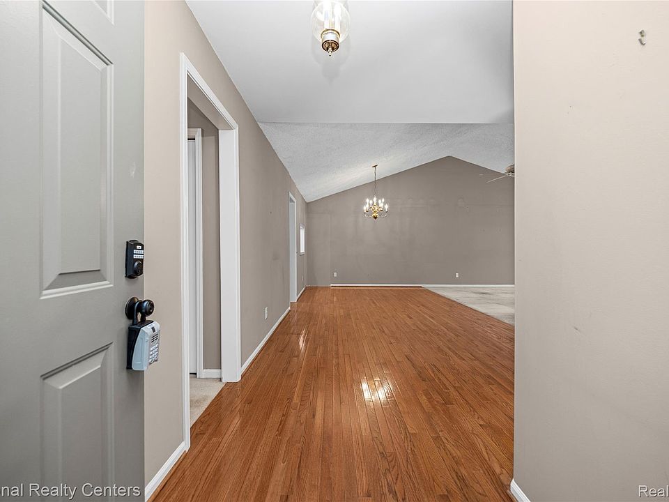 39626 Glenview Ct, photo 6