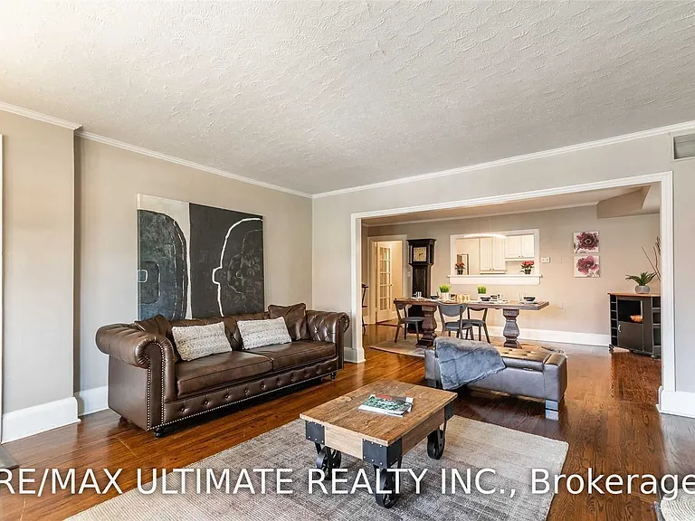 470 Oriole Pkwy #4 — Photo 4