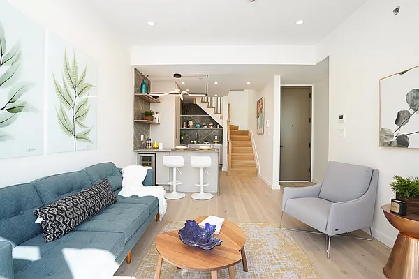 Sold by The In House Group | media 4