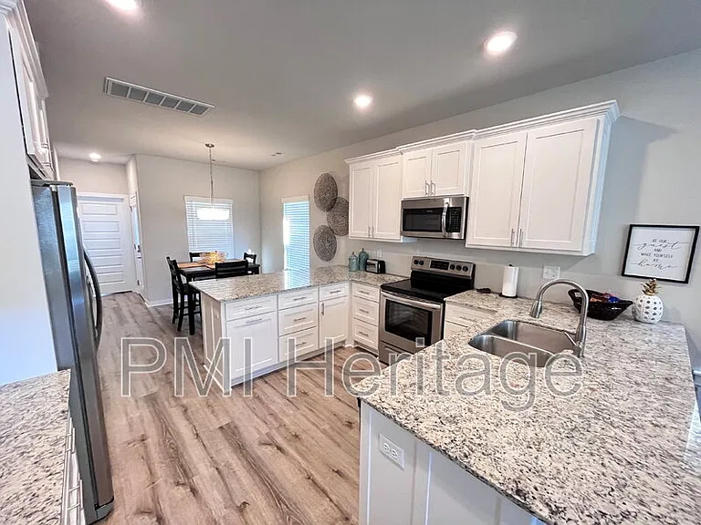 1452 W Sligo St — Photo 4