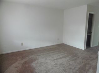 401 Golf Rd APT 100, Summerville, SC 29483