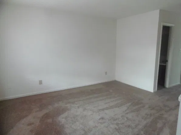 401 Golf Rd APT 100, Summerville, SC 29483