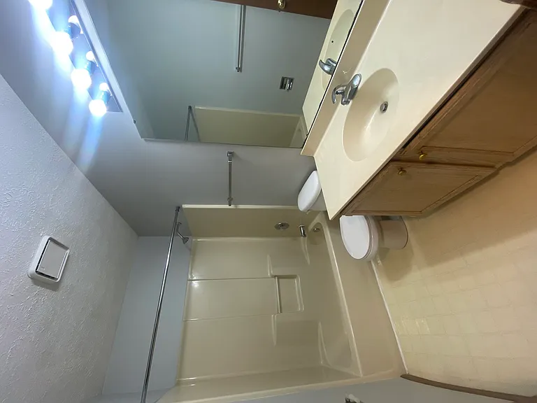 2416 E 50th St #4 — Photo 10
