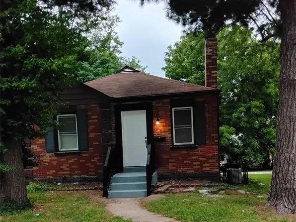 321 Henquin Dr, Saint Louis, MO 63135