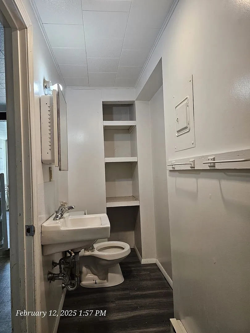 21 Railroad Street / Johnson — Photo 1
